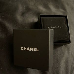 Chanel earring dustbag inside NEW